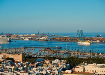 El Puerto de Las Palmas se cierra al tráfico marítimo, exceptuando el interinsular, con motivo de la celebración del Día de las Fuerzas Armadas