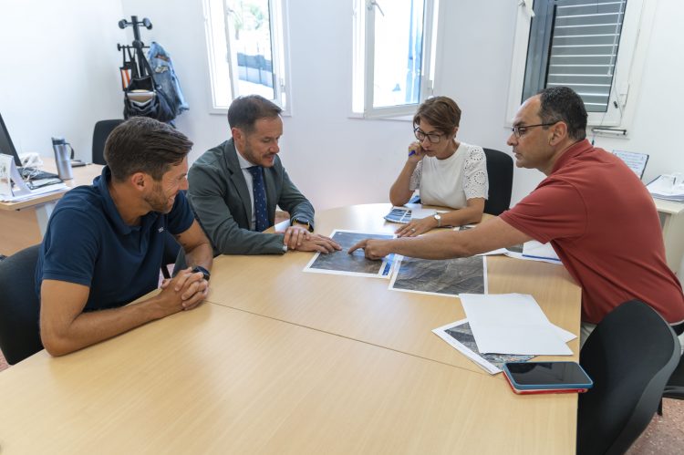 Mariano Zapata, consejero de Transición Ecológica del Gobierno de Canarias, visita Mogán