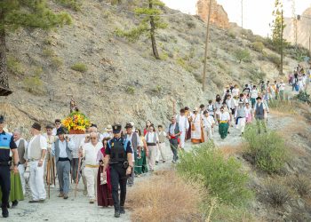 La Bajada de Santiago el Chico renueva la devoción y la identidad de Tunte en un emotivo recorrido desde El Pinar