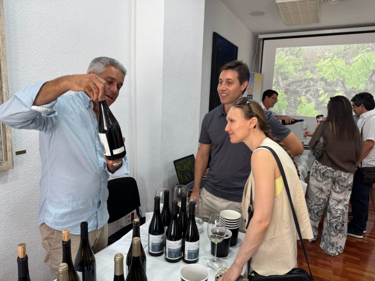 Madrid cata la singularidad de los vinos canarios