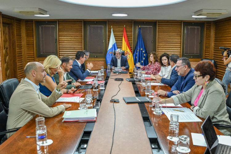 Servicios Sociales destina 15 millones al programa de tarjetas para alimentos y productos de higiene