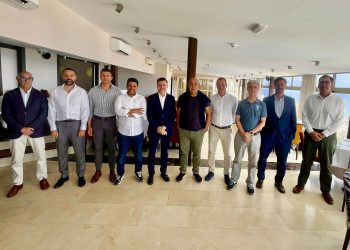 Los empresarios turísticos trasladan a Primero Canarias las preocupaciones del sector