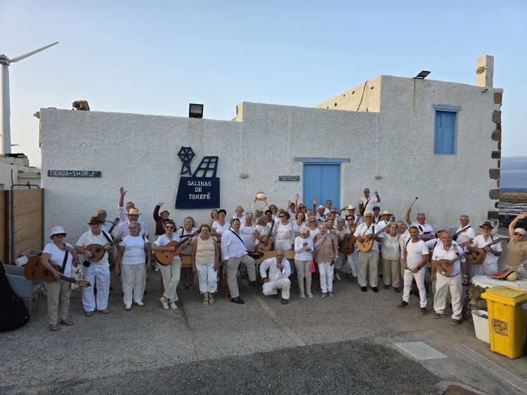 Muestra de cocina, juegos tradicionales y manualidades para celebrar el día de los abuelos y abuelas en la Plaza de Los Algodoneros