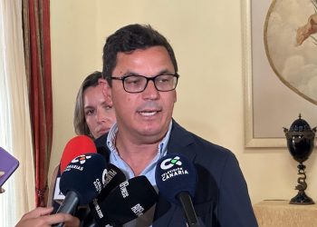 La Consejería insta al Estado a que tenga en cuenta la realidad insular en la posible subida de tasas aeroportuaria