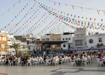 Bonito para todos: 400 kilos en el asadero popular de las Fiestas del Carmen de Arguineguín