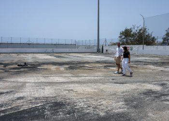 En marcha la sustitución del césped y sistema de riego del campo de fútbol de Arguineguín
