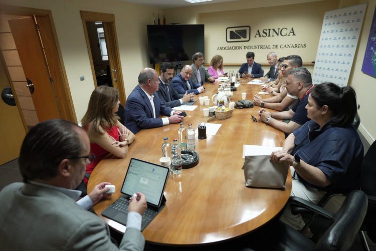 Label’Vie, propietaria de Carrefour y Atacadao en Marruecos, visita varias industrias canarias