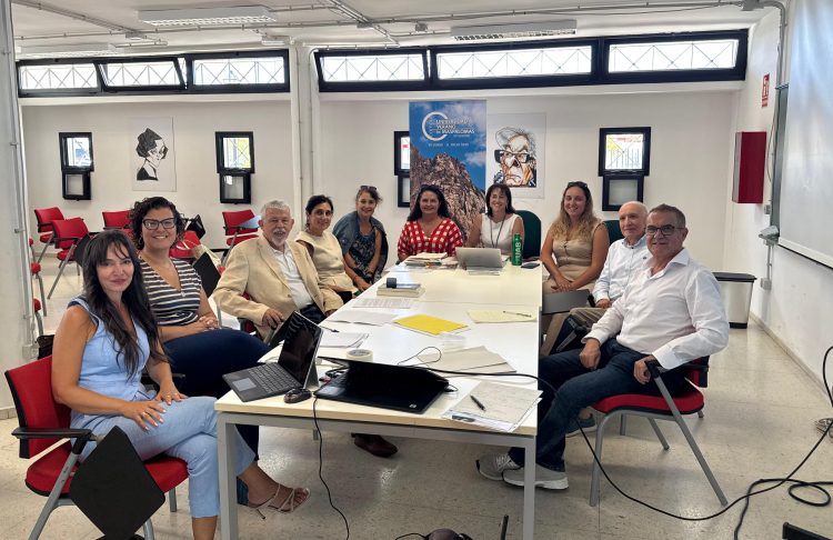 Aniano Hernández: “el modelo económico de crecimiento turístico intensivo requiere población activa recurrente, que se provee a través de la vía migratoria