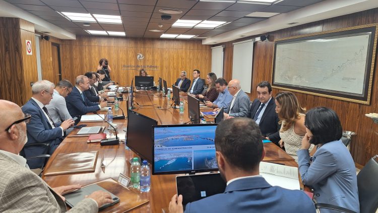 Acuerdo del Consejo de Administración de la Autoridad Portuaria para proceder al desahucio administrativo y desalojo de los negocios del Centro Comercial Sotavento