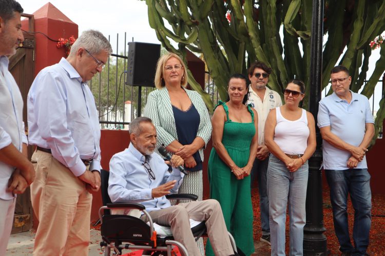 Adolfo Castro muestra su ‘Alma al desnudo’ en la Casa Saturninita