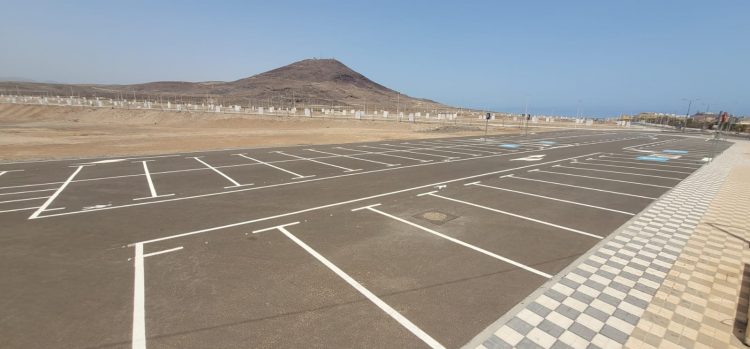 El Ayuntamiento de Agüimes habilita una nueva zona de aparcamientos en Arinaga