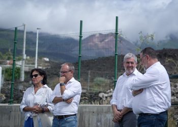 Fernando Clavijo espera que el CEIP La Laguna sea un símbolo de la resiliencia y recuperación de La Palma