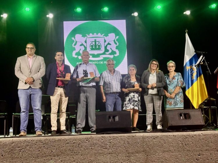 Un emotivo homenaje abre las fiestas del Buen Suceso y San Roque en El Carrizal
