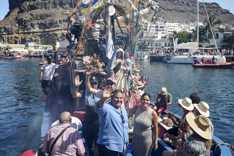 Devoción y festejo en la procesión marítima de la Virgen del Carmen de Playa de Mogán