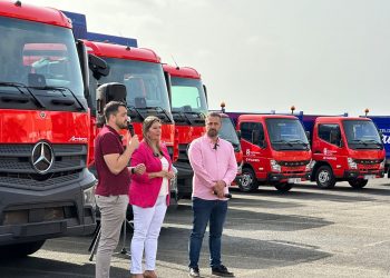 Telde refuerza su equipo de limpieza con 13 nuevos camiones de retirada de residuos