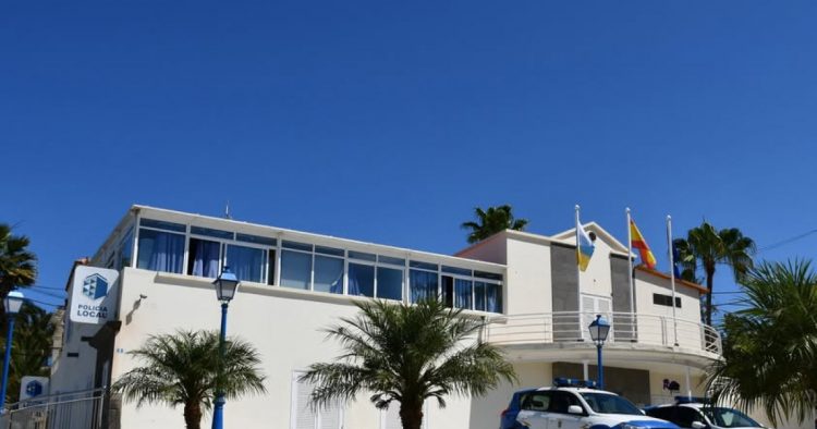 Detenido por la Policía Local de Mogán ebrio, drogado y buscado por la justicia tras una persecución hasta Pasito Blanco