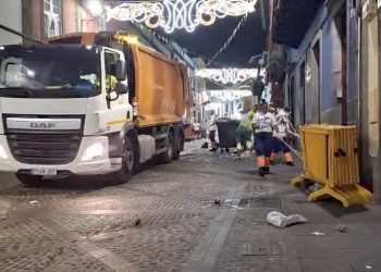 El Ayuntamiento retiró solo en la noche del Pino 38 toneladas de residuos en el Casco de Teror