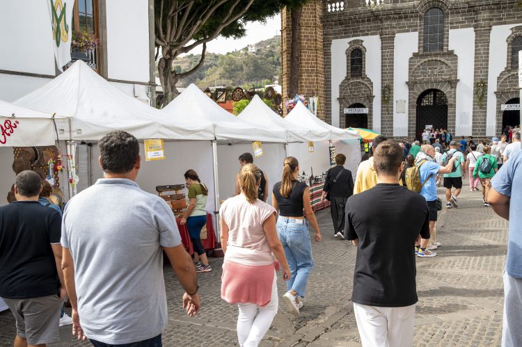 Teror acoge el fin de semana la Muestra de Artesanía en El Pino