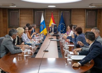 El Gobierno reclama eliminar las limitaciones perjudiciales para Canarias del cómputo de condonación de deuda