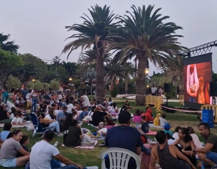 Éxito del Parque de Cine en Santa Lucía con más de 3.000 asistentes