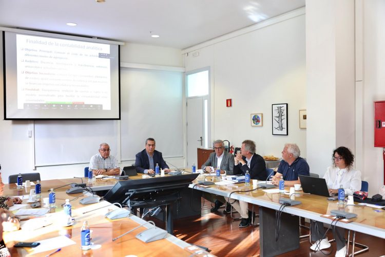 La carrera de Veterinaria es la que supone mayor coste por alumno, frente a Enfermería en Fuerteventura cuyo gasto es el más bajo del sistema