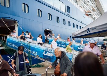 La nueva Terminal de Cruceros del Puerto de Las Palmas entra en funcionamiento con la escala del Celebrity Apex