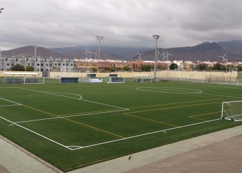 La Ciudad Deportiva del Cruce de Arinaga estrena el primer césped artificial de base orgánica de la isla