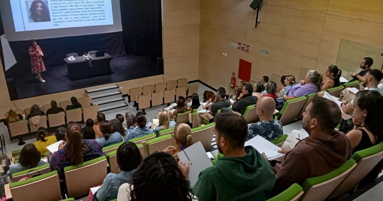 80 profesionales participan en las VI Jornadas de Infancia y Familia de Mogán