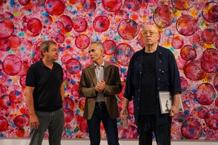 Dokoupil trae a La Regenta 28 obras de gran formato realizadas con pompas de jabón