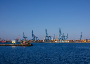 Los puertos de la Autoridad Portuaria de Las Palmas crecen un 18% en el tráfico total y superan los 27,8 millones de toneladas en los nueve primeros meses del año