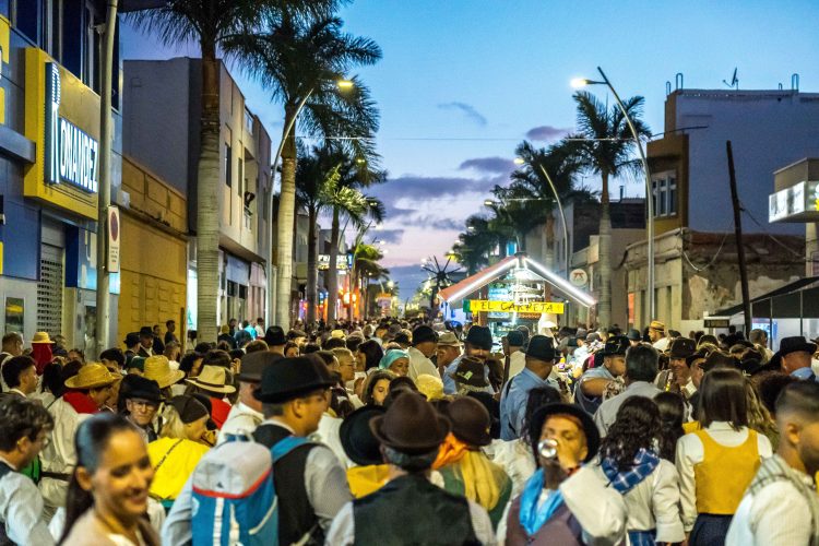 Vecindario vive la semana grande de San Rafael con Festival Folklórico, Romería y concierto de José Vélez