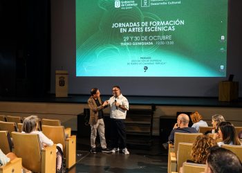La gestión y la visión femenina en las artes escénicas canarias, a debate en un encuentro profesional