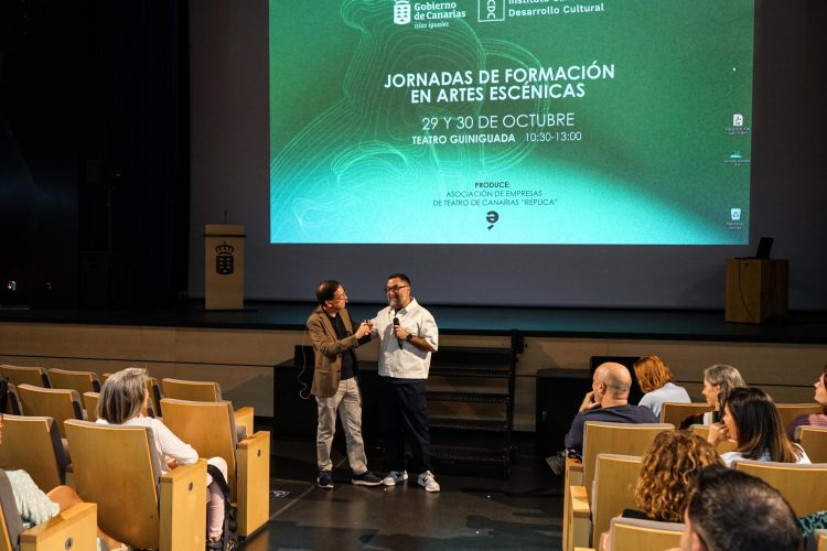 La gestión y la visión femenina en las artes escénicas canarias, a debate en un encuentro profesional