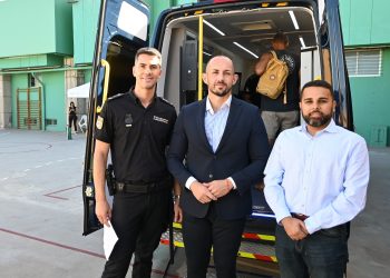 La oficina itinerante de la Policía Nacional para solicitar o renovar el DNI se estrena en Gáldar y volverá el 11 de noviembre