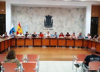  Agüimes aprueba compensar la subida obligatoria de la tasa de basuras rebajando el recibo del agua