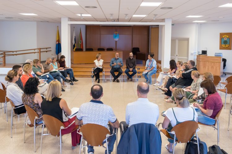 El Ayuntamiento y los centros educativos se coordinan para programar las actividades del nuevo curso escolar