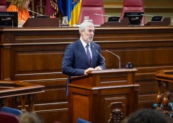 Fernando Clavijo pide unidad parlamentaria para reclamar al Estado que cumpla con los menores migrantes