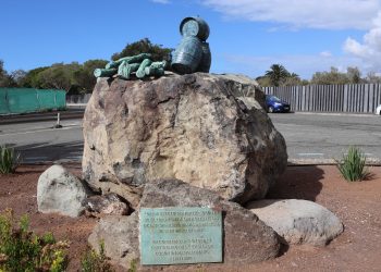 SBT recupera la escultura de la aguada de Cristóbal Colón en Maspalomas