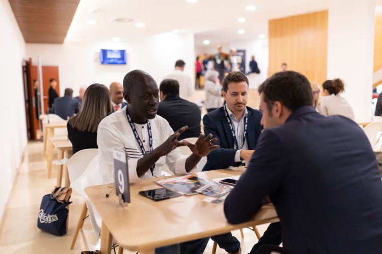 Proexca acompaña a empresas e instituciones de África y expone sobre cómo licitar en Africagua 2025