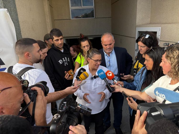 Se aplaza el desahucio de la familia con seis menores en Ingenio