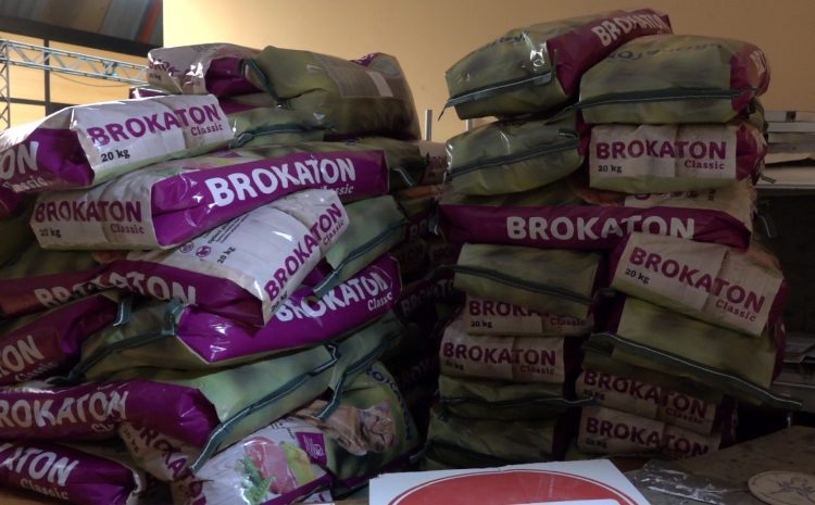 Entregados 2.000 kilos de pienso para reforzar el cuidado de las colonias felinas del municipio