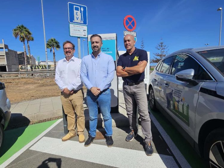 Telde refuerza su apuesta por la movilidad eléctrica con dos nuevos puntos de recarga en Salinetas y Melenara