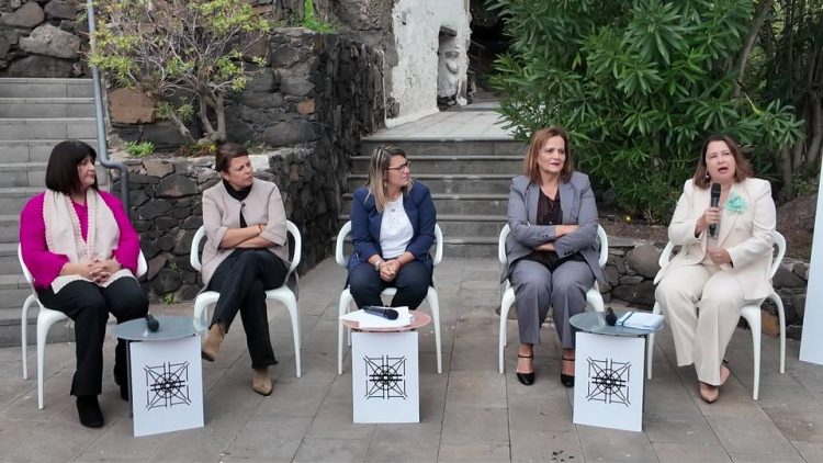 El XXV Desfile de Moda Calada celebra su legado con emoción, arraigo y nuevas miradas creativas