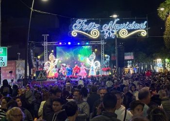 Una explosión de luz y fantasía marca la llegada de la Navidad en la Villa de Ingenio