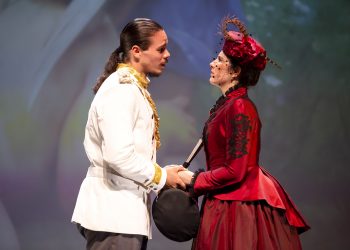 Delirium Teatro celebra en Agüimes sus 40 años con ‘Libros cruzados’, un homenaje a la literatura 