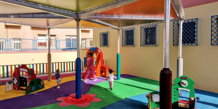 La Escuela Infantil Sarantontón estrena nuevo parque de juegos y aula de lactantes