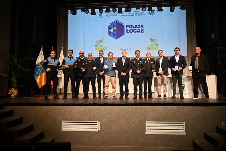 San Bartolomé de Tirajana honra la entrega y trayectoria de su Policía Local