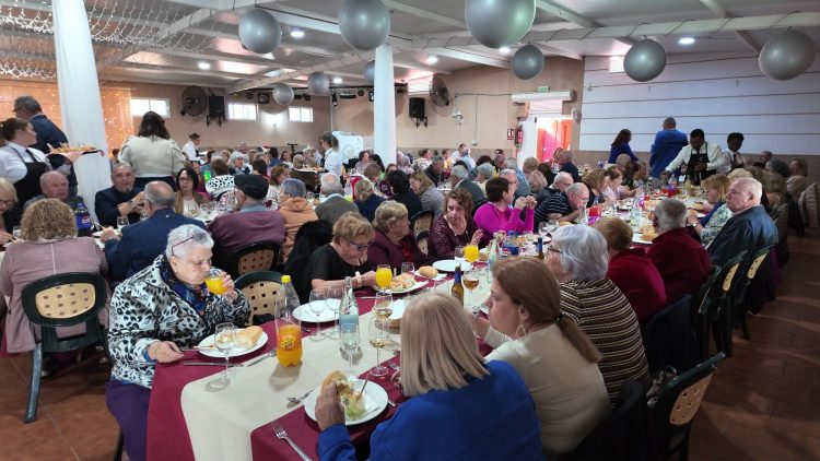 Almuerzos y actividades navideñas del Centro Ocupacional y de las personas mayores del municipio de Ingenio