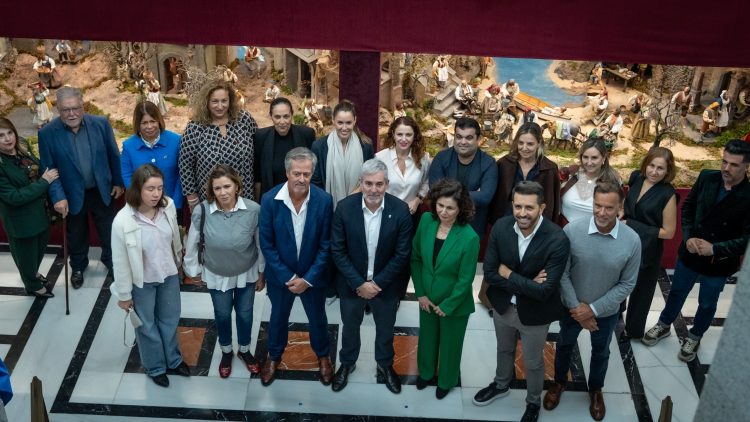 El belén institucional en la sede Presidencia de Las Palmas de Gran Canaria, dedicado a Canarias y el mar