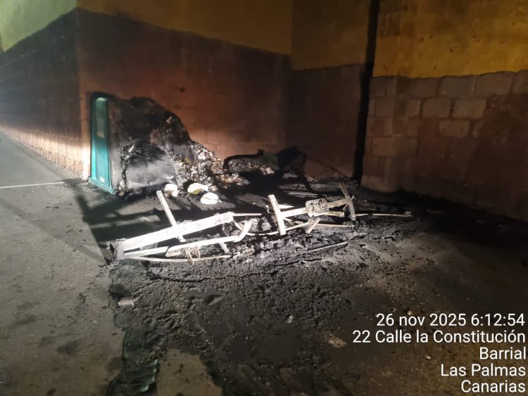 La Policía Local de Gáldar detiene al presunto autor de la quema de contenedores en Barrial